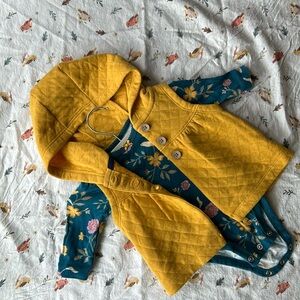 Carter’s Yellow Hooded Button Vest with Onesie💛💝